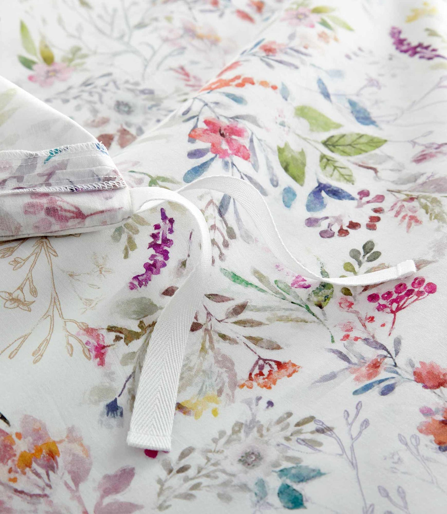 Close up of ties on chloe percale duvet, Floral