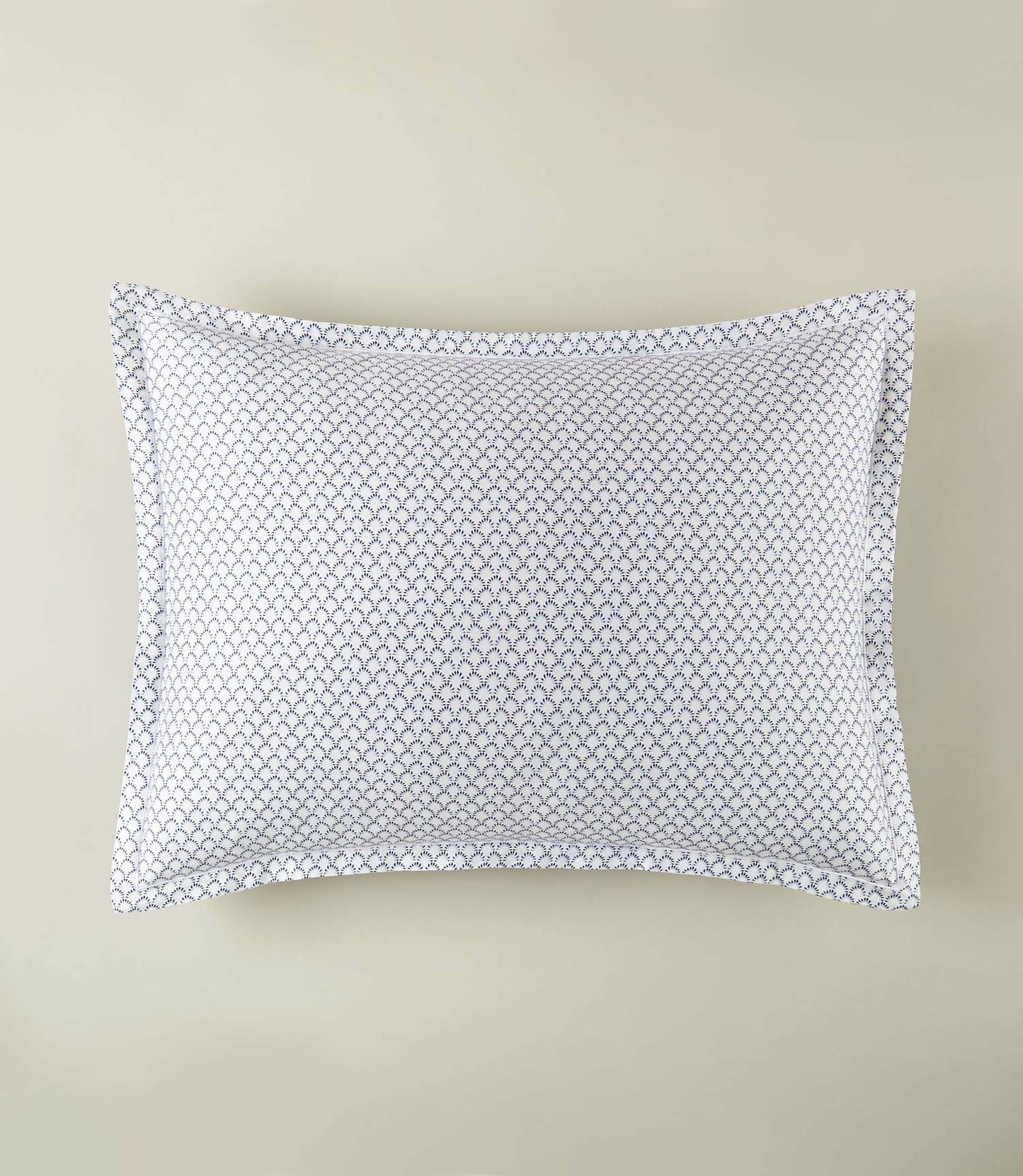 Demi printed sham made of 300 thread count cotton sateen sheeting with satin stitch hem and flange on all sides, Demi Navy