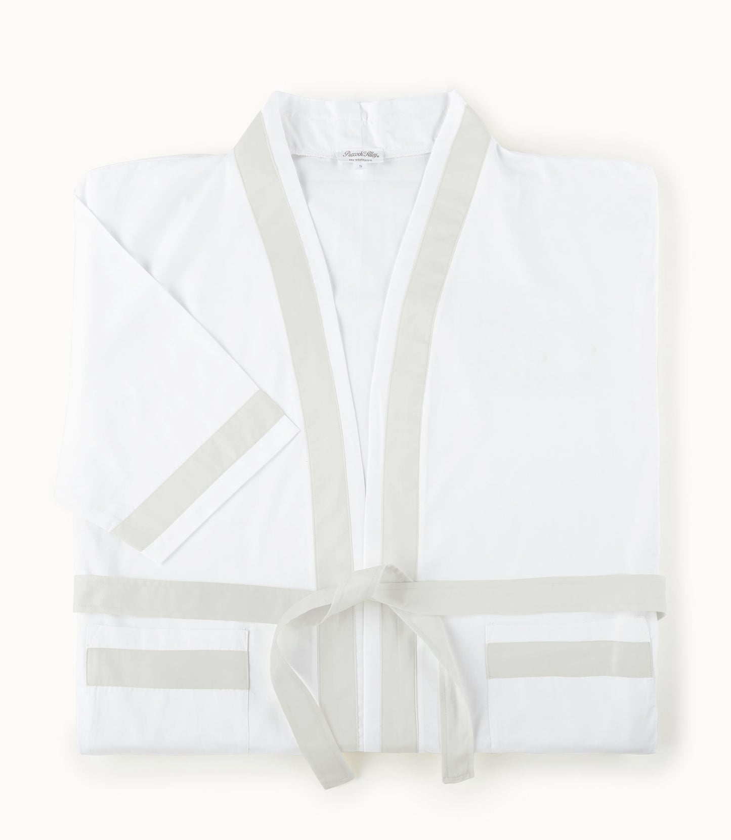 Soprano Trim Bathrobe; Platinum