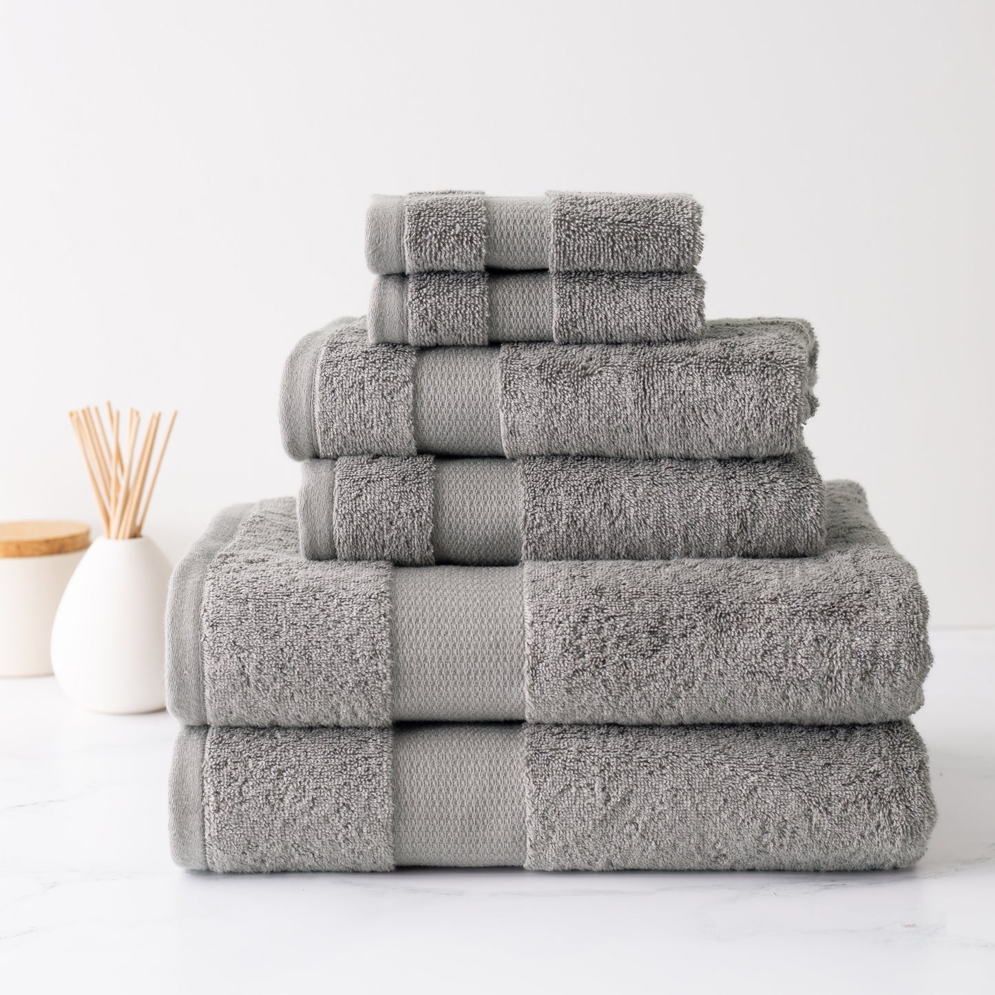 Plush Bath Towel Stack Latte