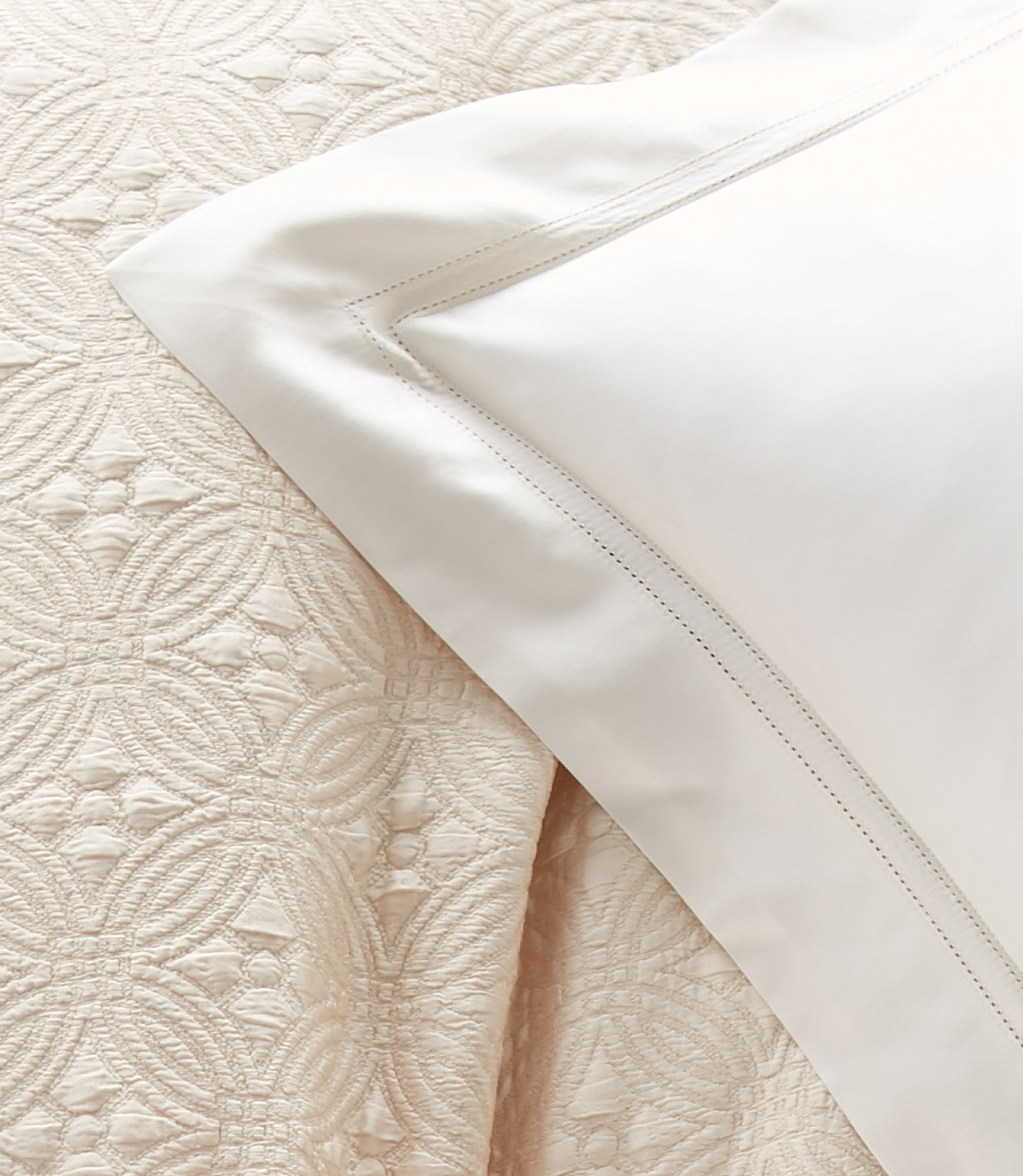 Lyric Percale Shams Ivory Detail