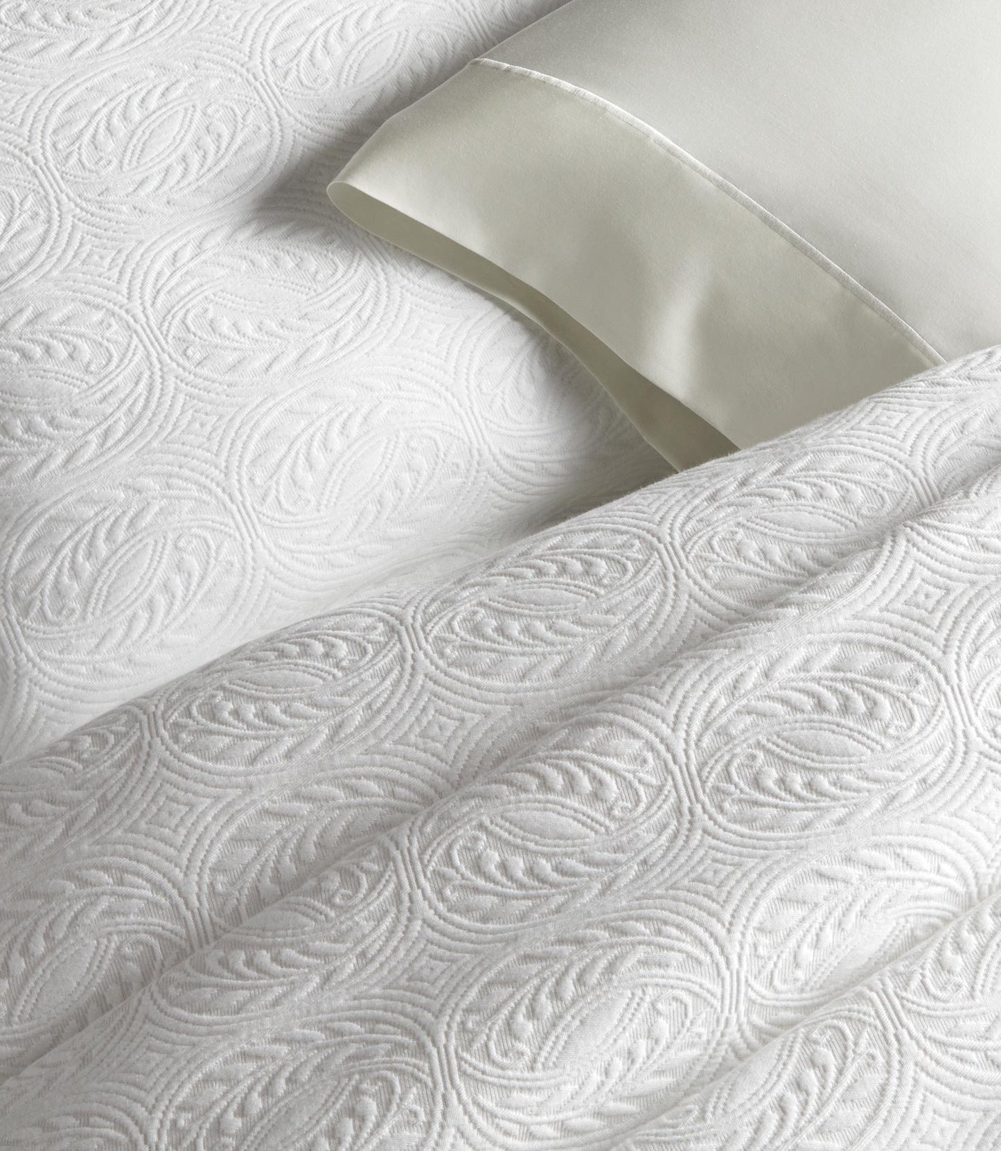 Vienna Matelassé Coverlet White Detail