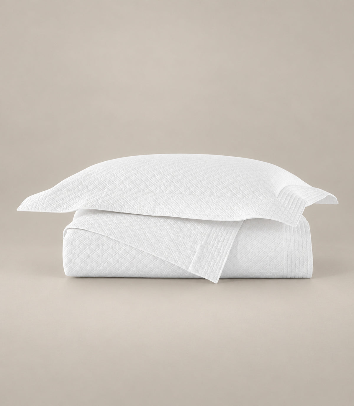 Alyssa Matelassé Coverlet, White