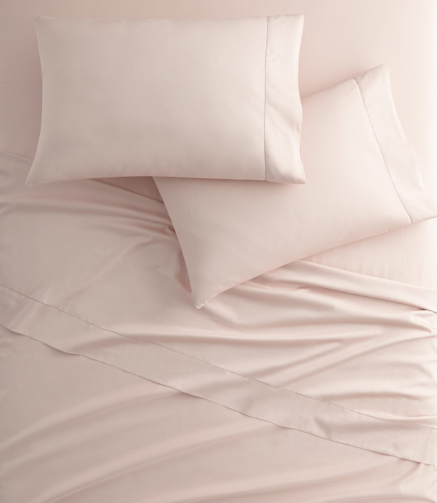 Clara Sateen Pillowcase Lifestyle, Blush