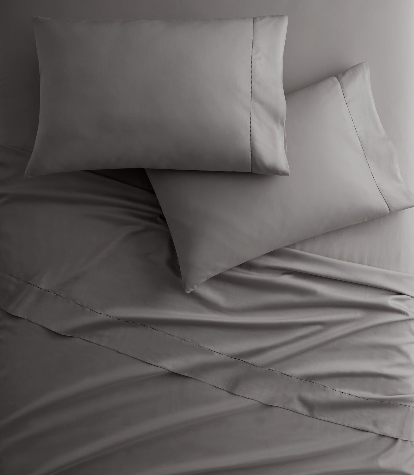 Clara Sateen Pillowcase Lifestyle, Dark Gray