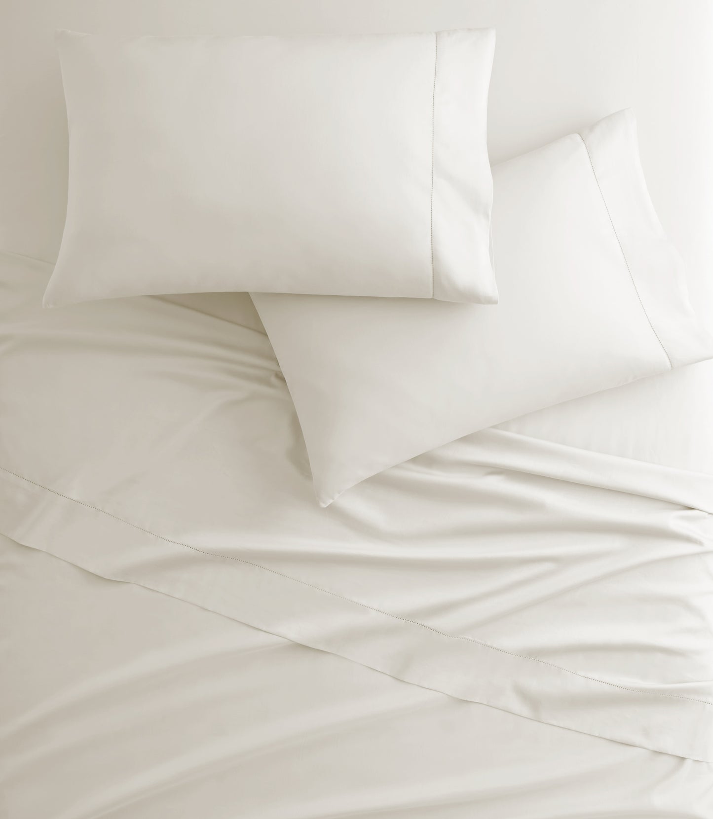 Clara Sateen Pillowcase Lifestyle, Ivory