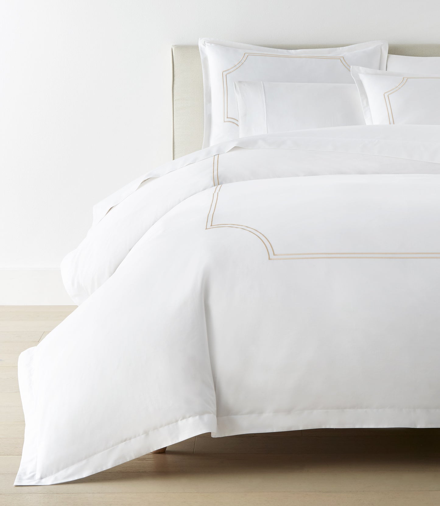 Deco Embroidered Classic Duvet Set lifestyle, Linen