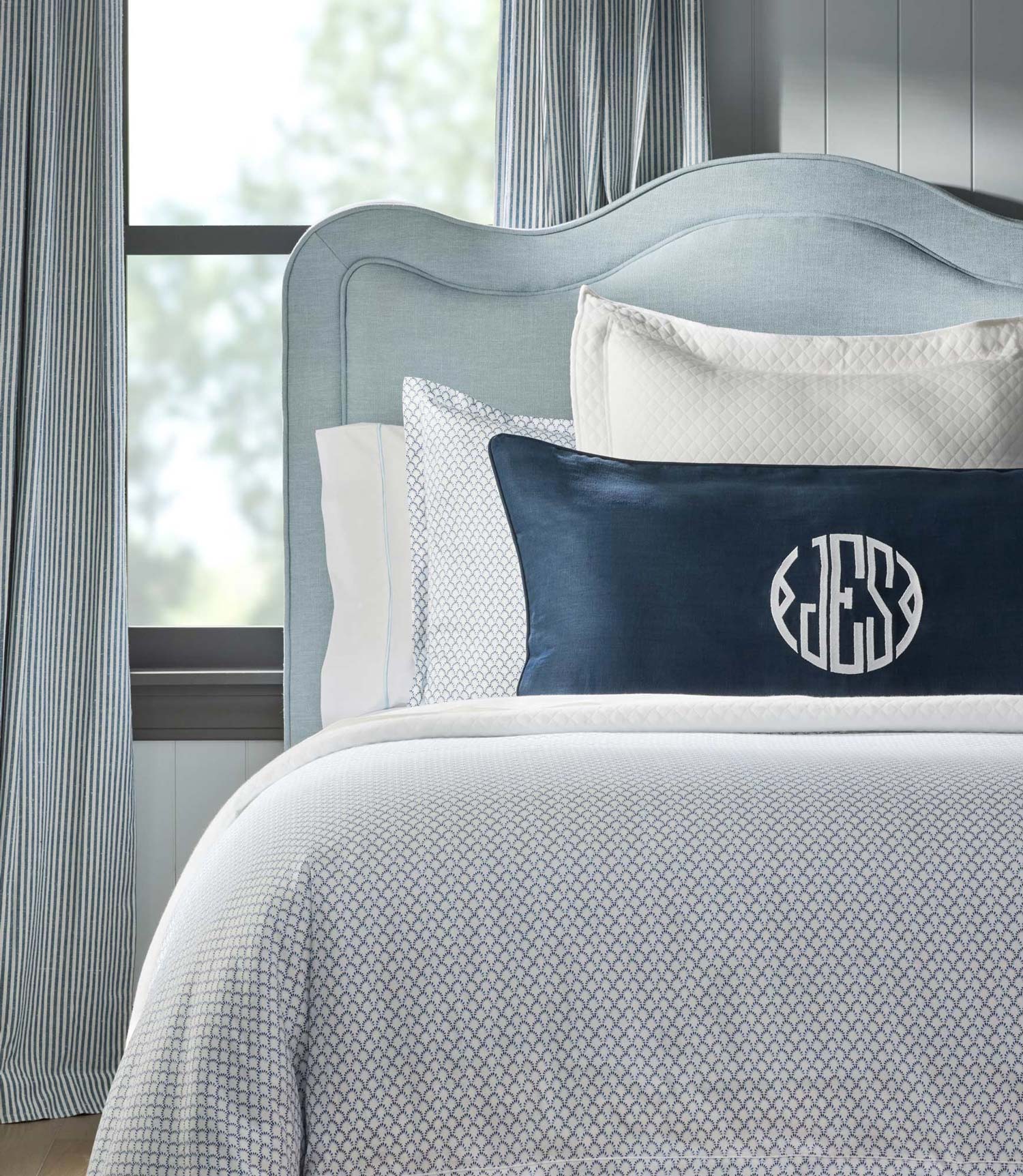 blue printed duvet on bed, Demi