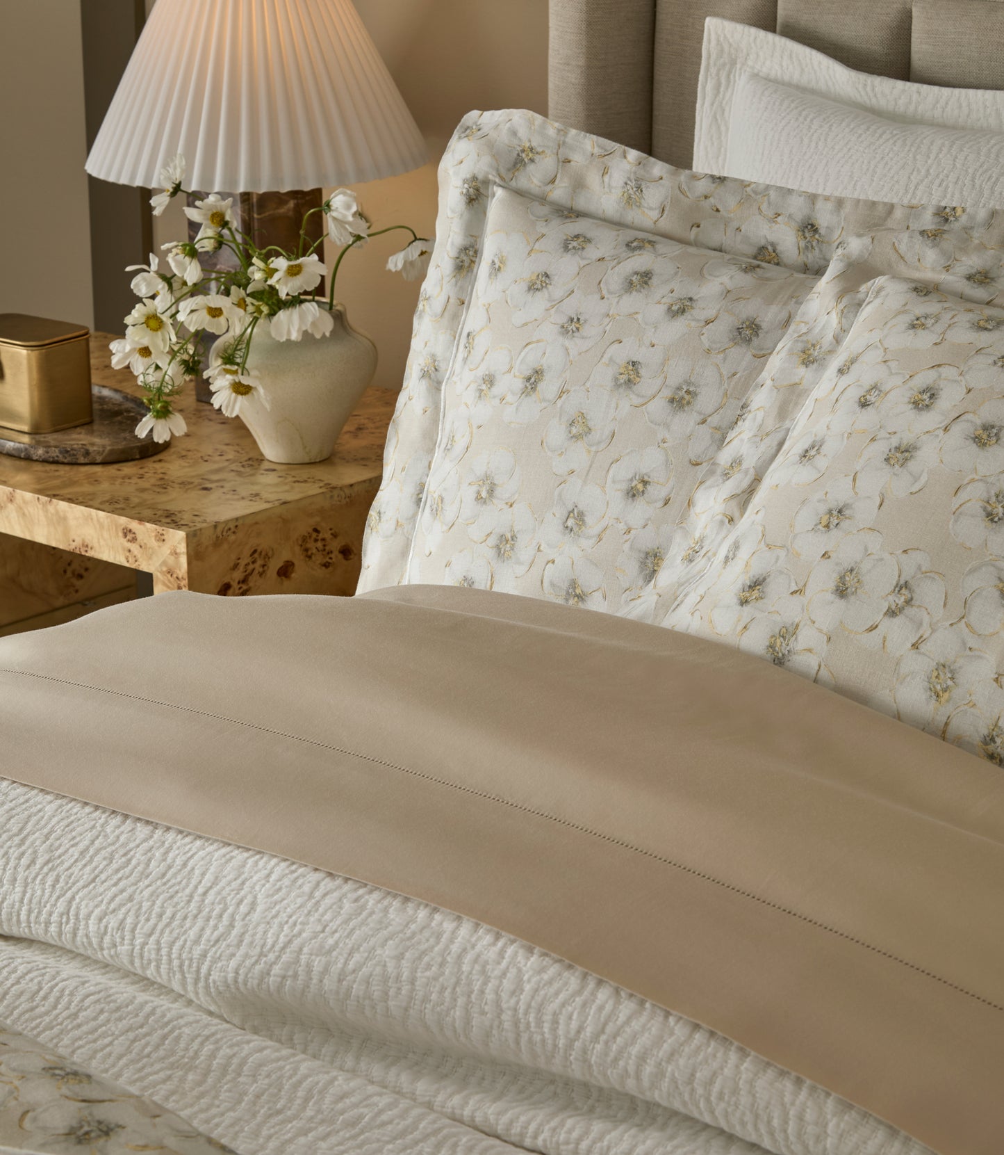 Ella Linen Duvet Sham lifestyle detail, Natural