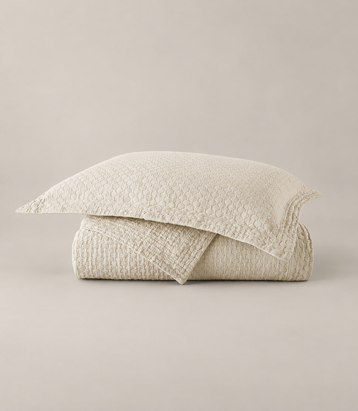 Juliet Matelassé Coverlet Linen