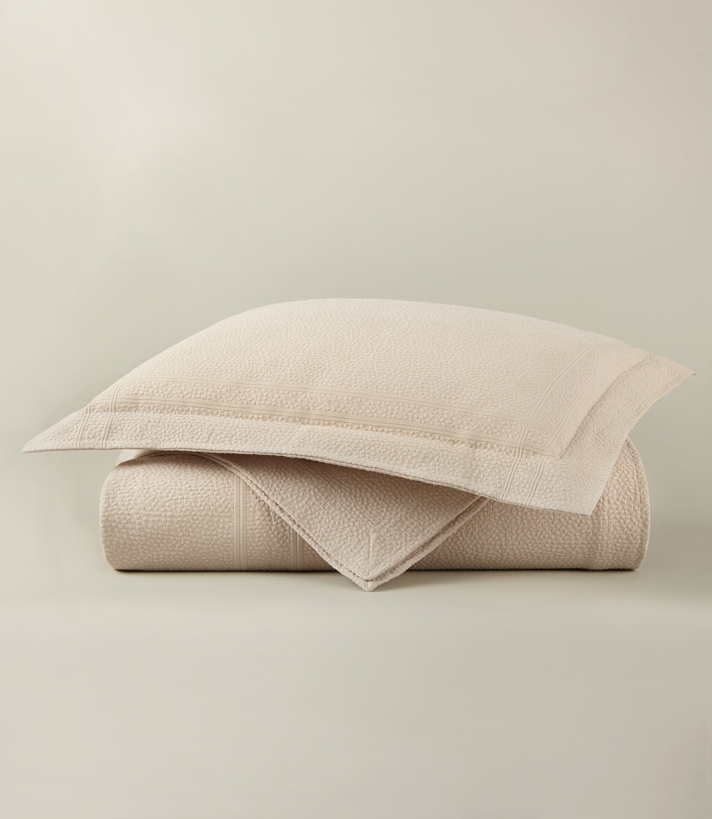 Montauk Matelassé Coverlet Linen