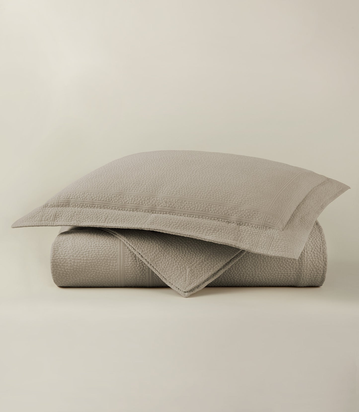 Montauk Matelassé Coverlet Platinum