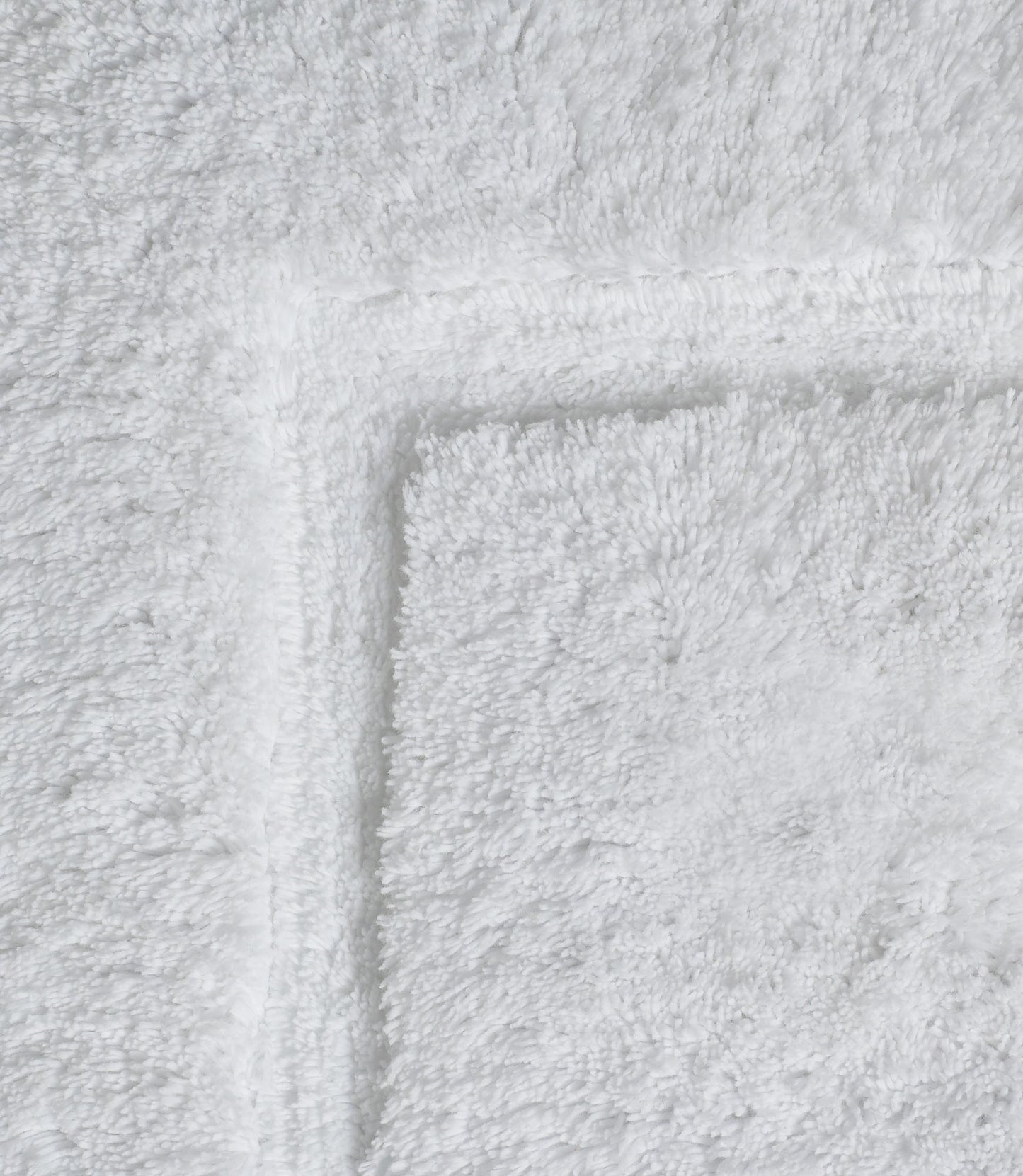 Tiffany Bath Rug White Detail