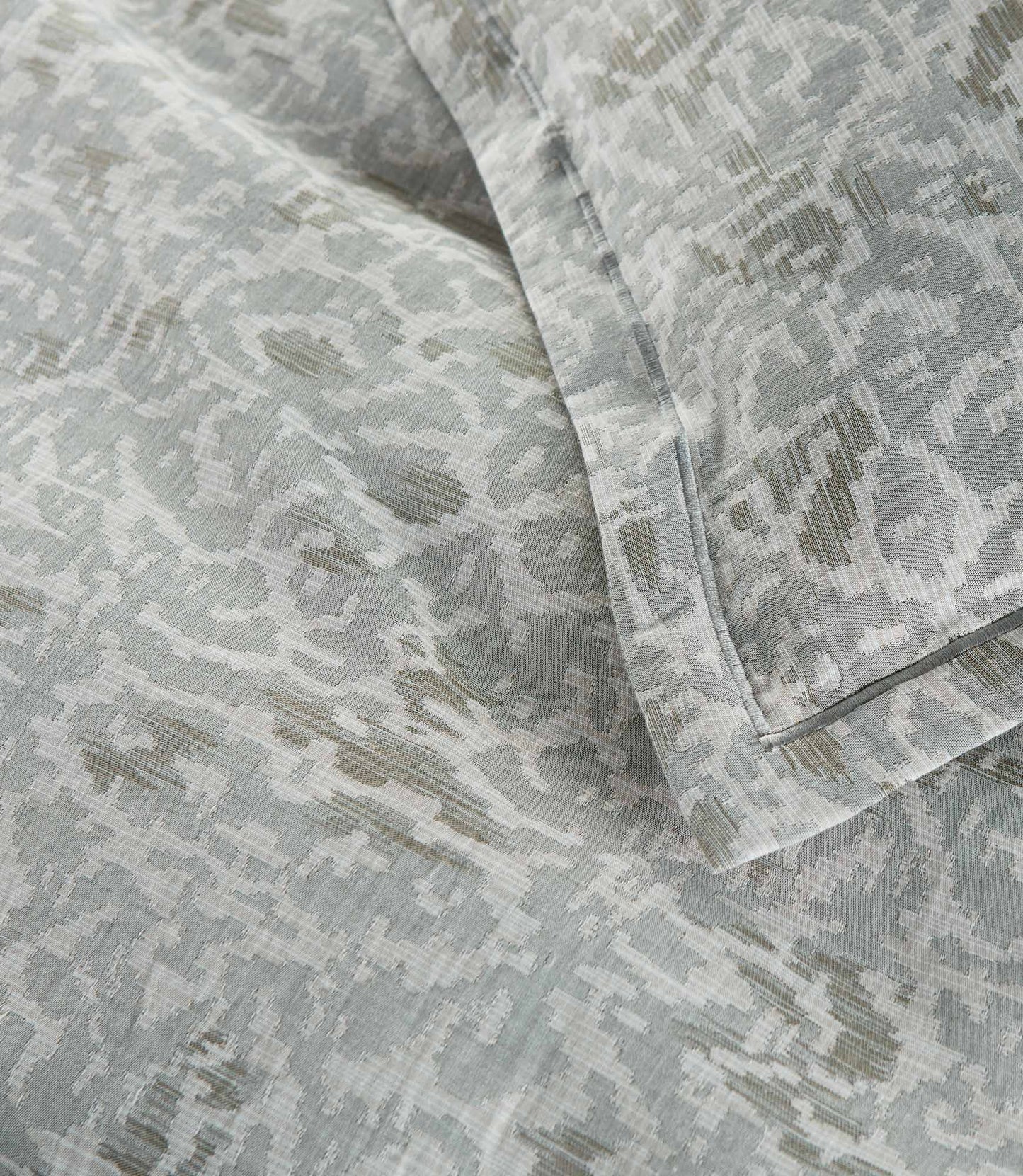 Ravenna Jacquard Duvet Cover Detail 5