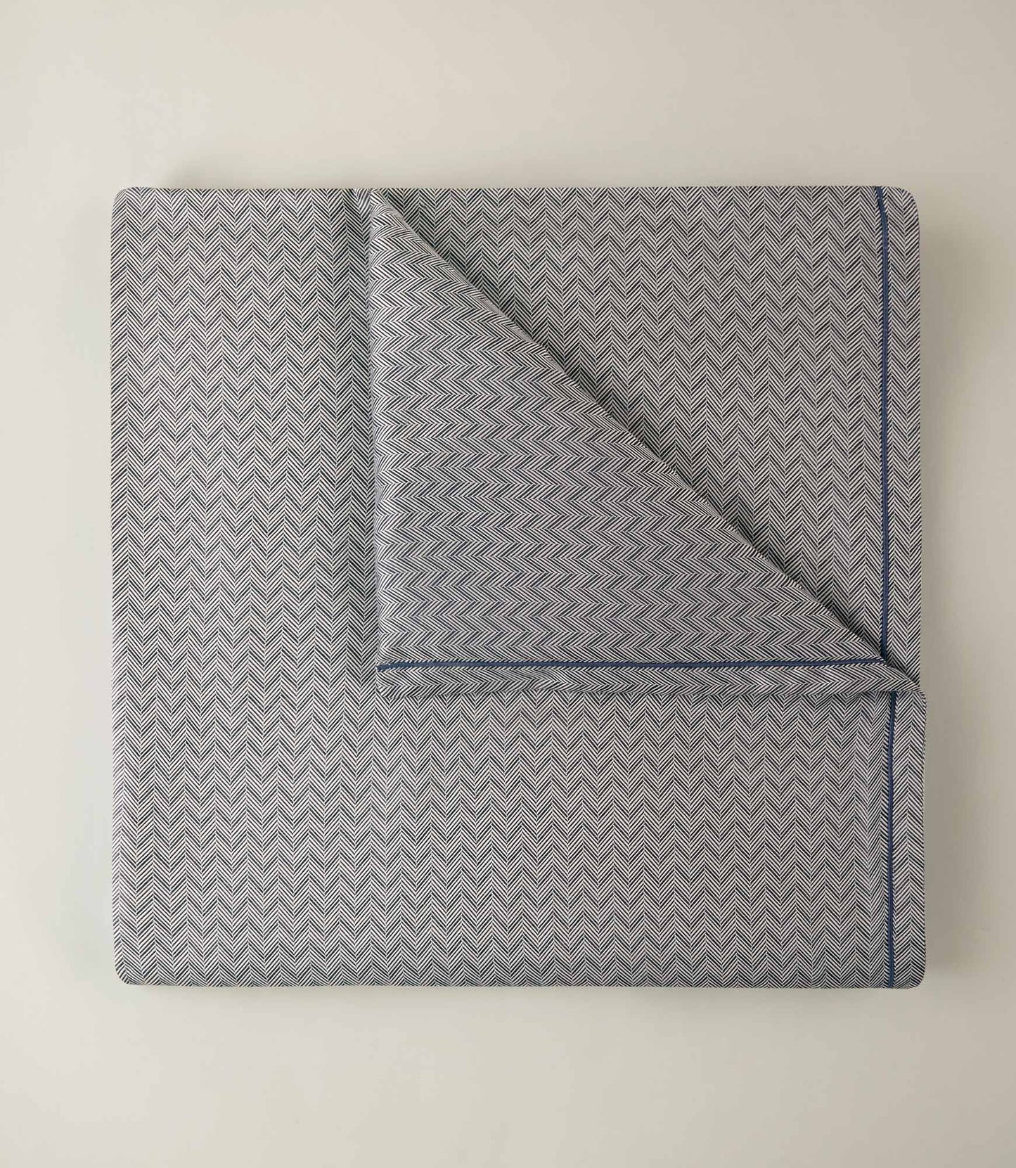 Savoy Jacquard Duvet folded, Navy