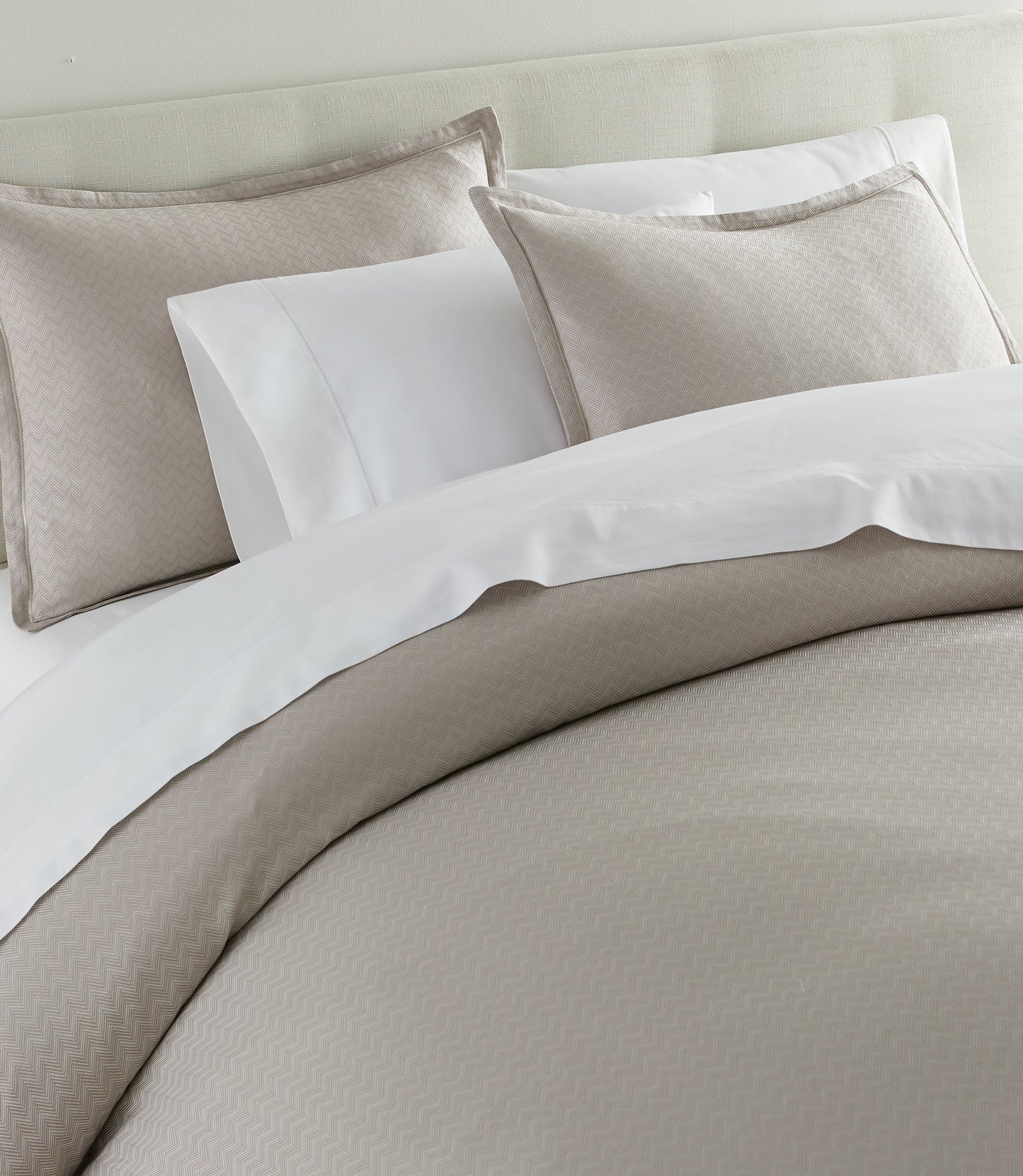 Savoy Jacquard Duvet Set lifestyle 2, Platinum