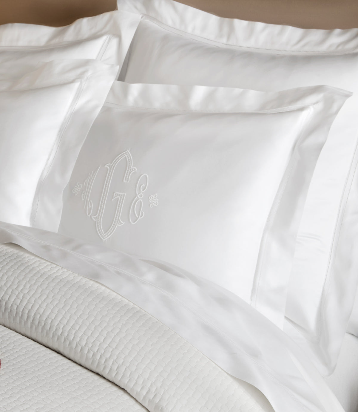 Virtuoso Sham monogrammed, White