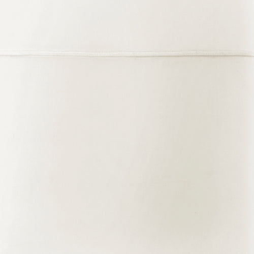 Boutique Ivory Swatch