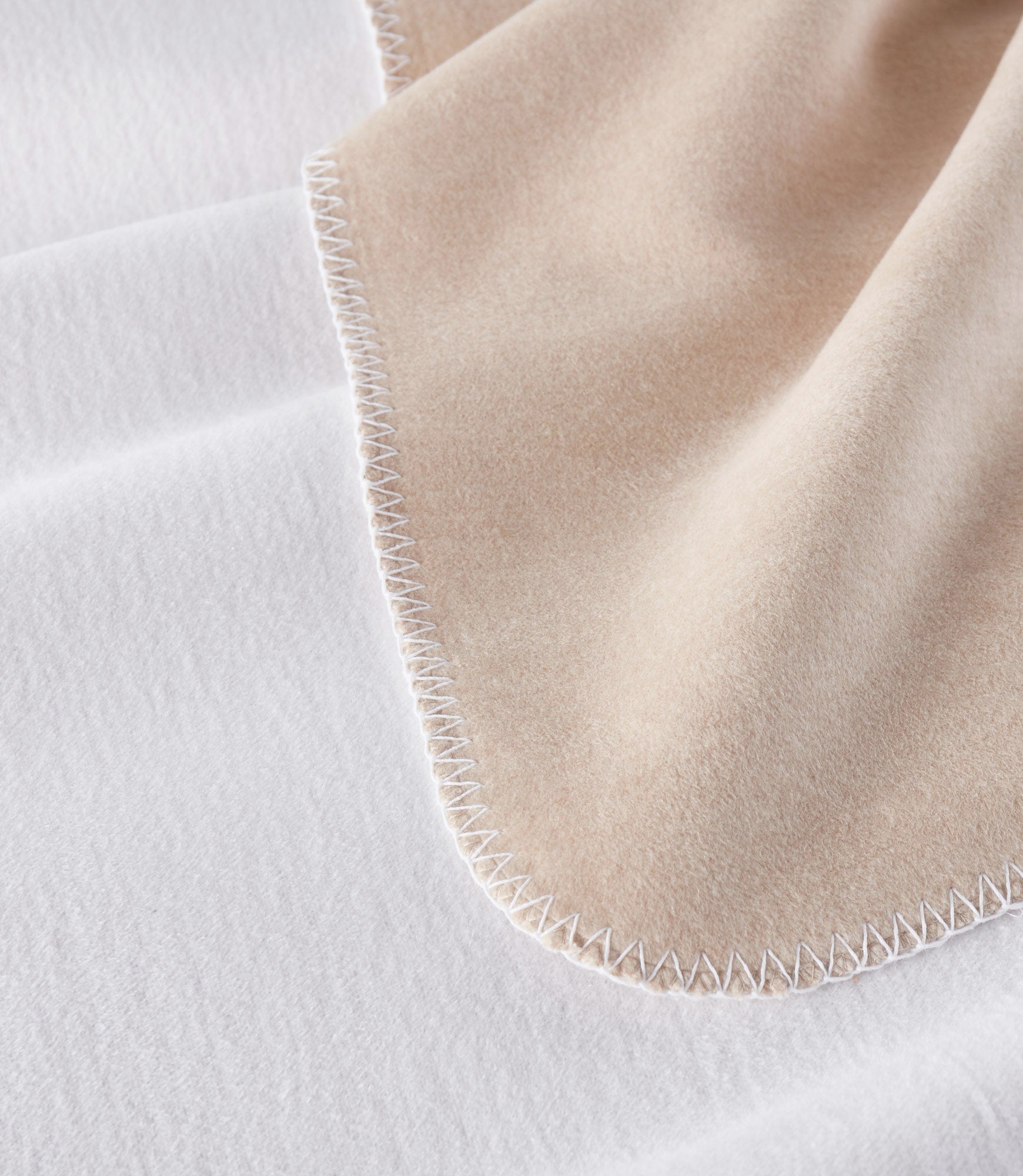 Alta Reversible Cotton Blanket White Detail Shot