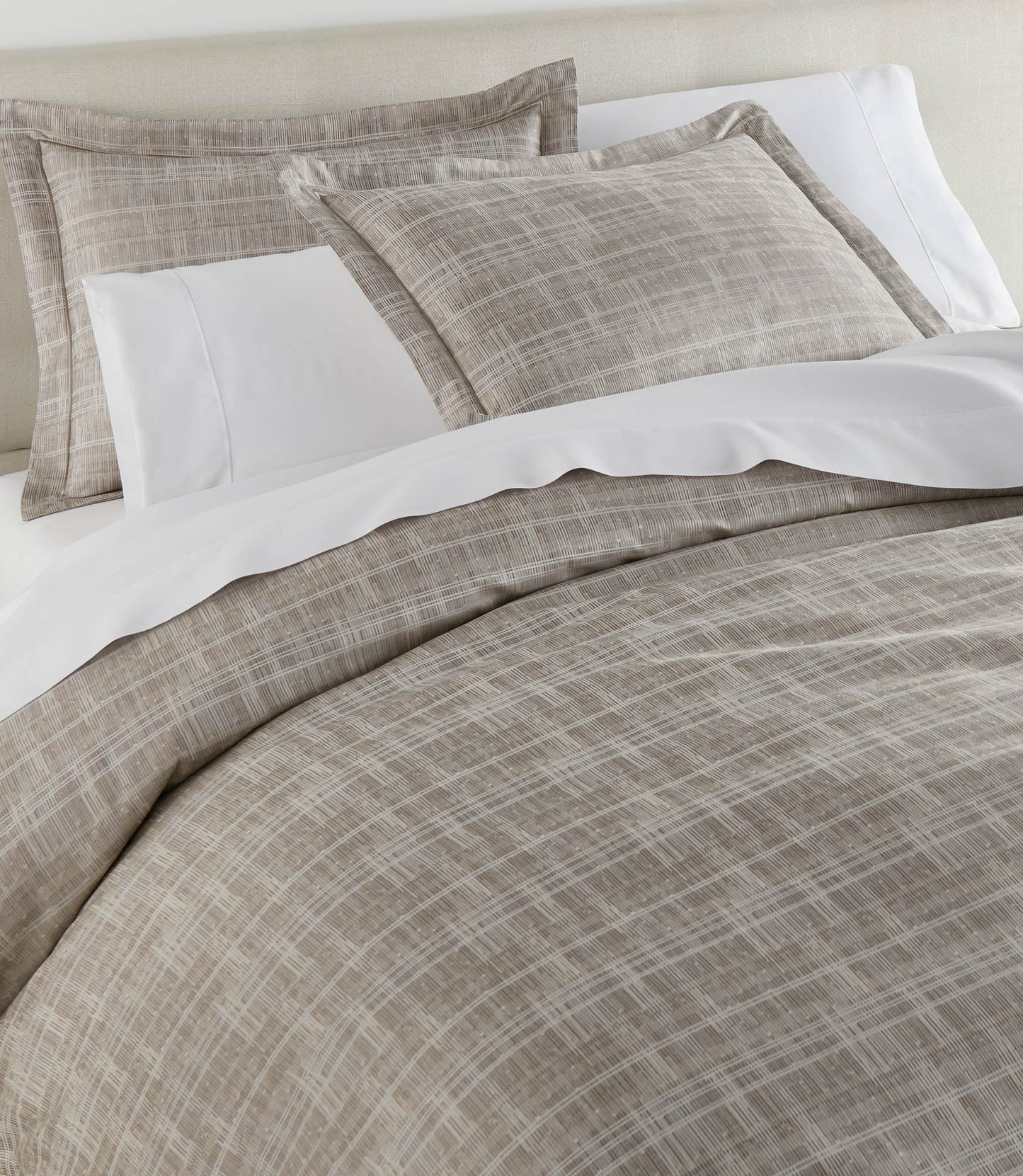 Biagio Jacquard Sham on bed Linen