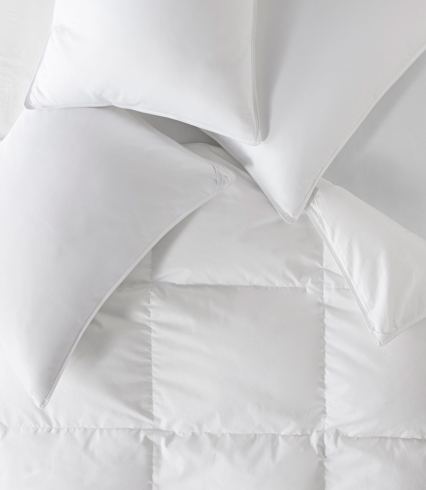 Down Alternative Duvet on bed, White
