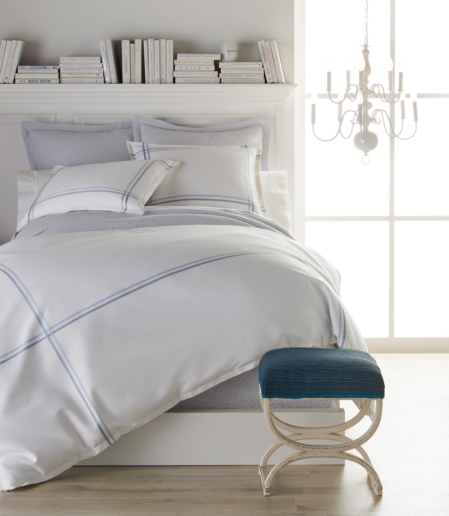 Duo Duvet Blue on Bed