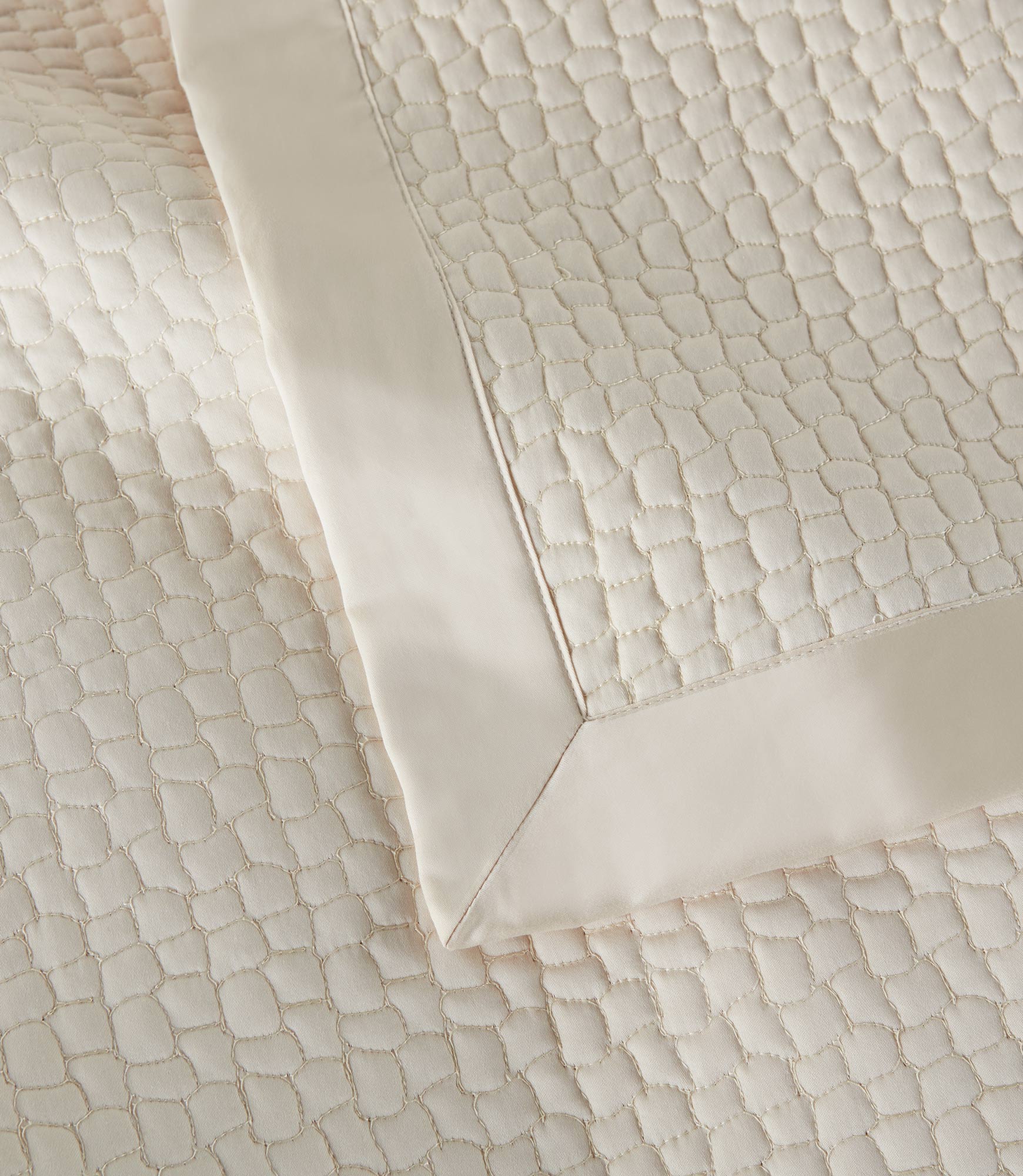 Hamilton Quilted Coverlet Linen Detail