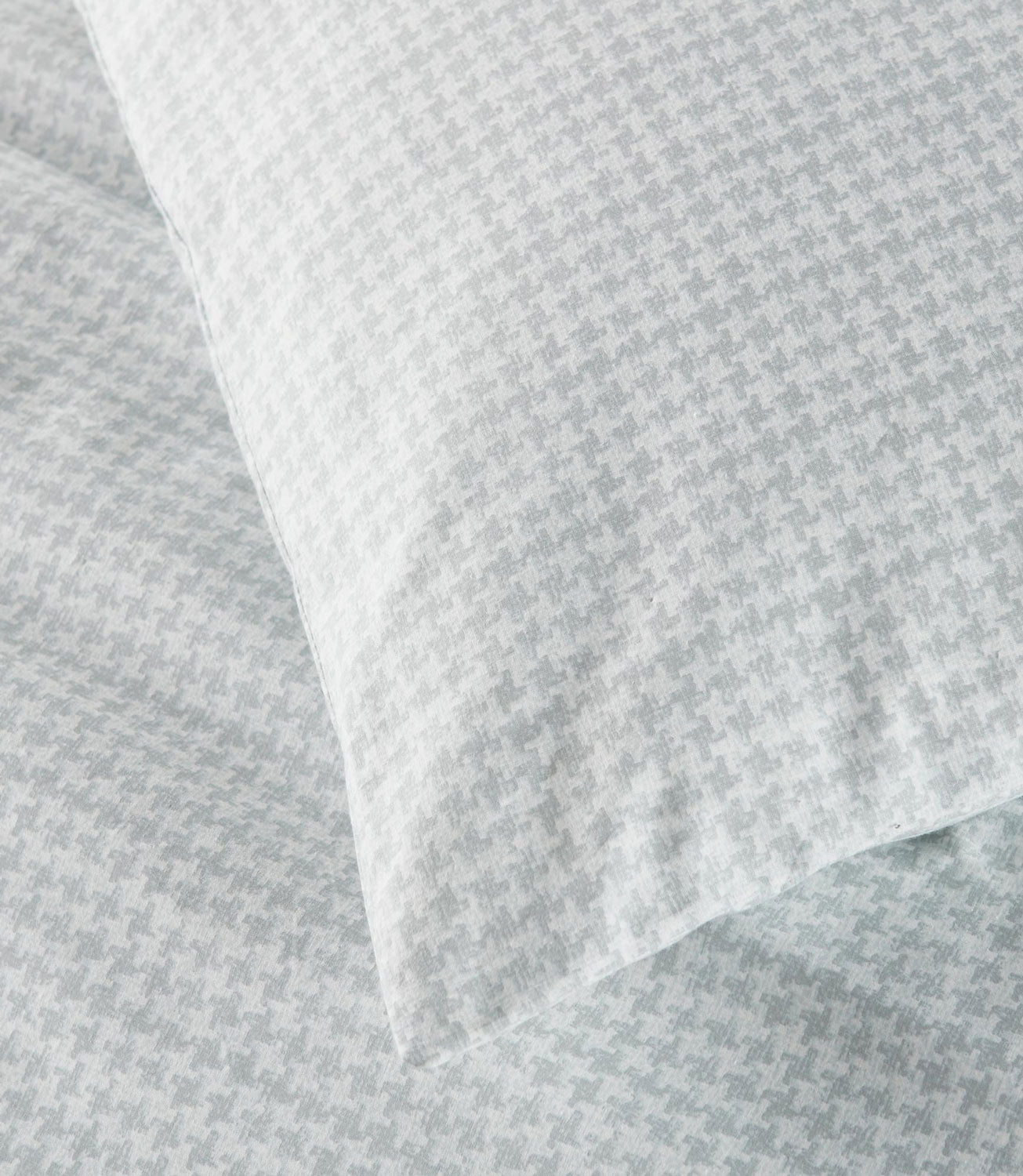 Houndstooth Percale Sleeping Sham Light Blue detail