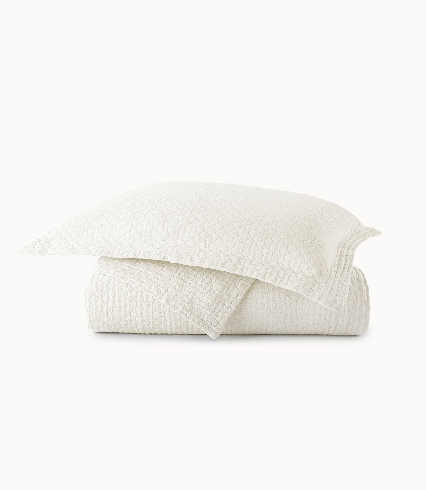 Juliet Matelassé Coverlet Pearl