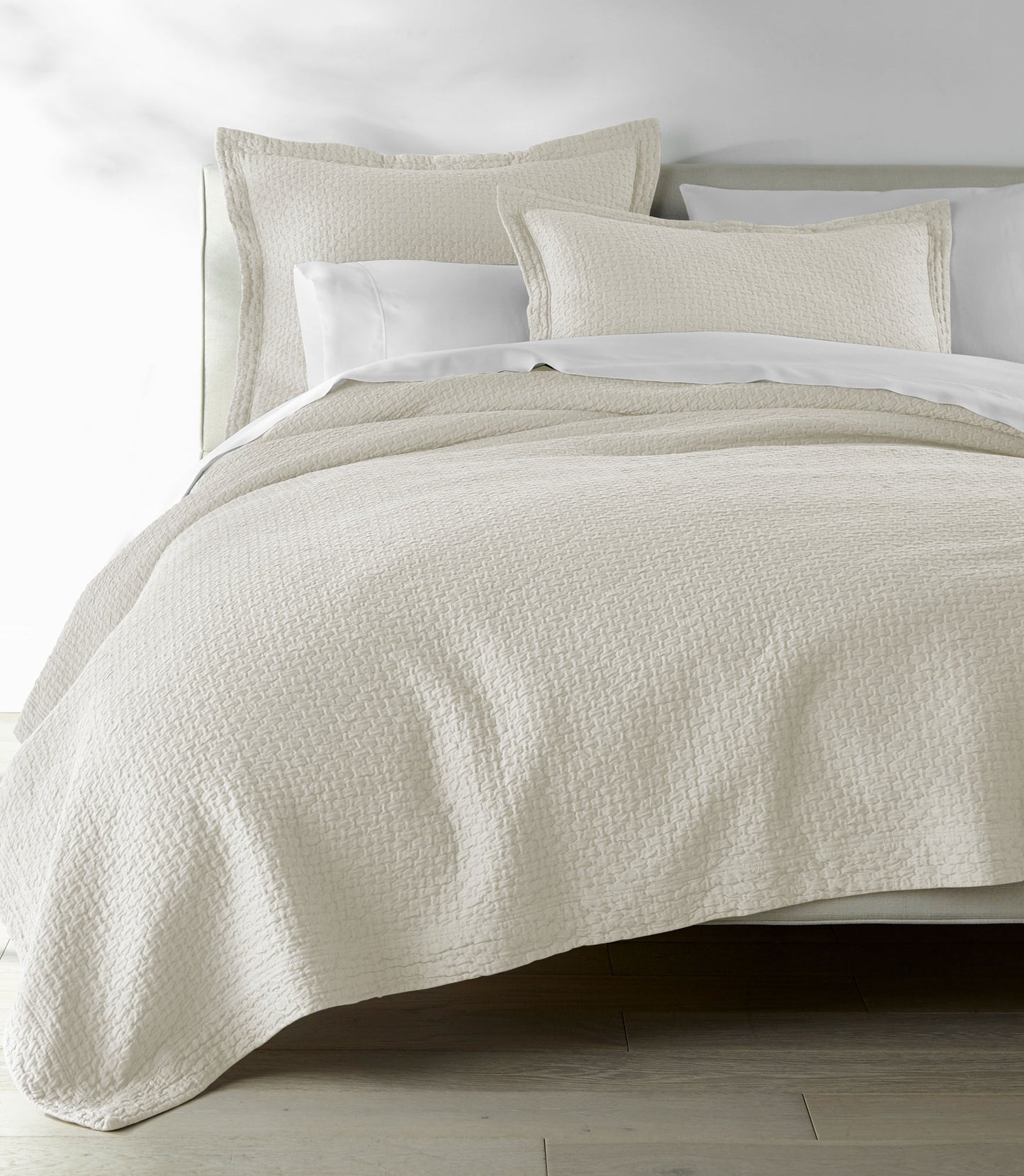 Juliet Matelassé Coverlet Pearl