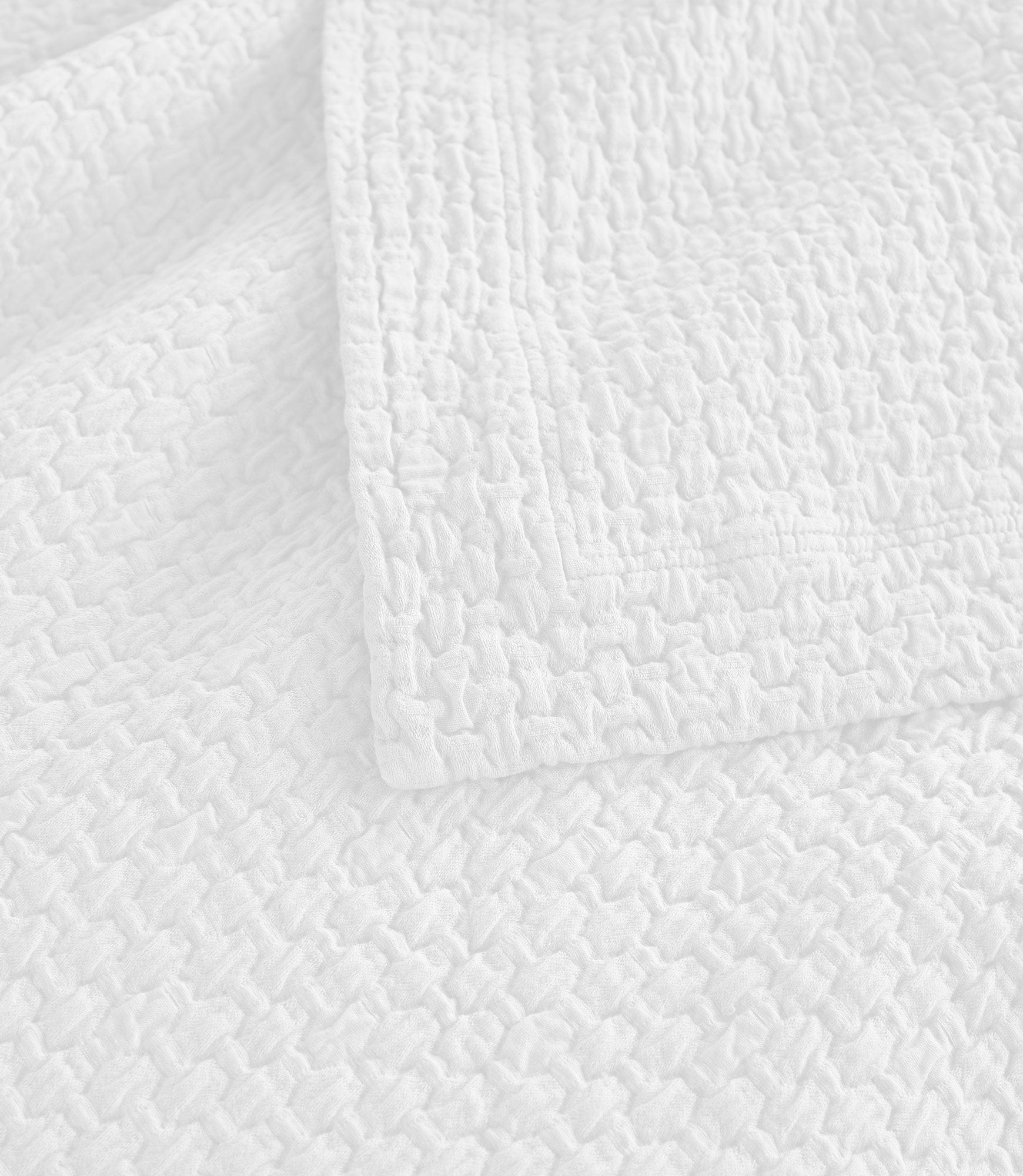 Juliet Matelassé Coverlet White Detail