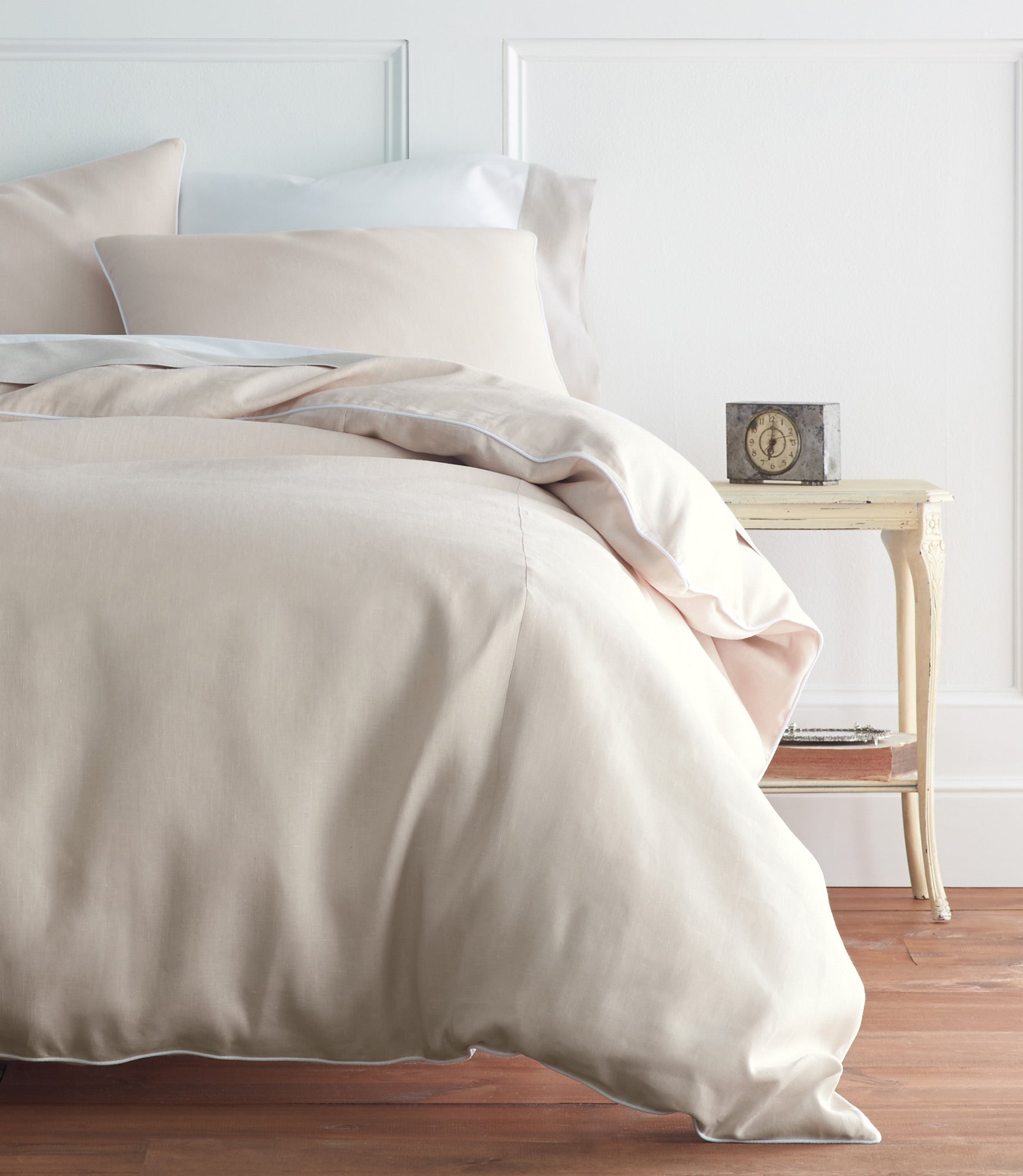Pinterest  Monogram pillowcase, Bed linens luxury, Velvet cushions