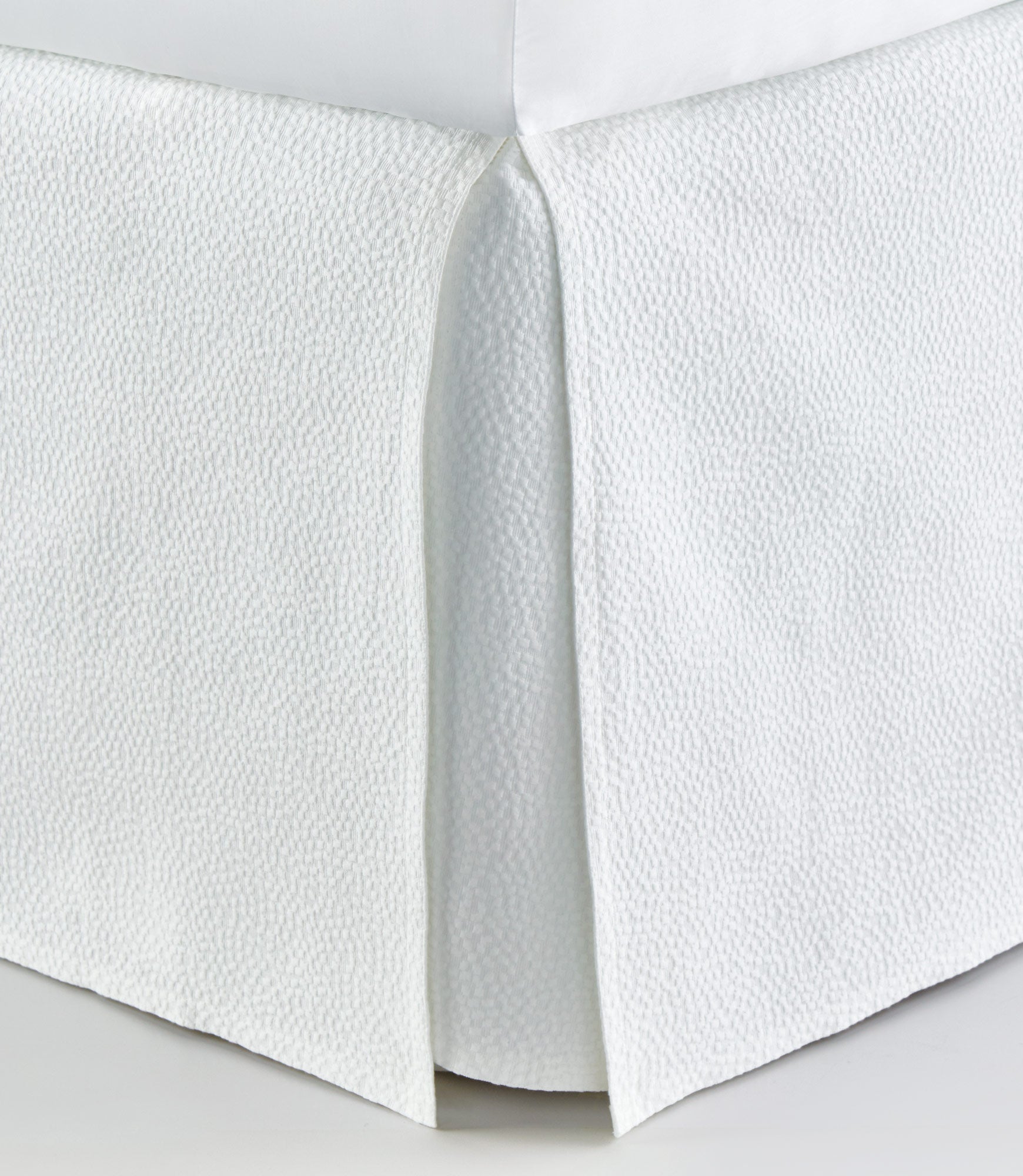 Montauk Matelassé Bed Skirt White