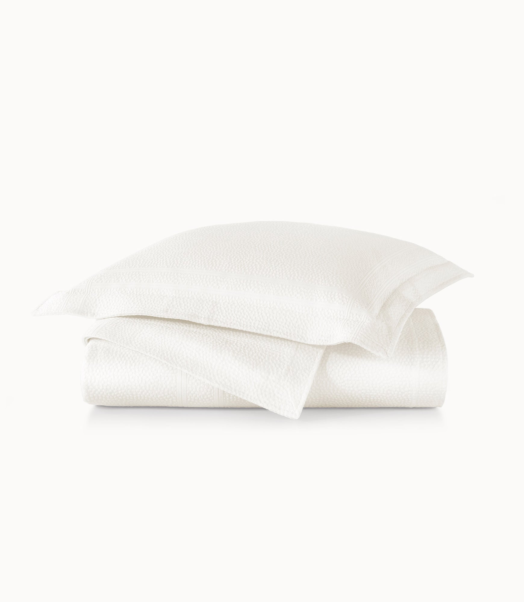 Montauk Matelassé Coverlet Pearl