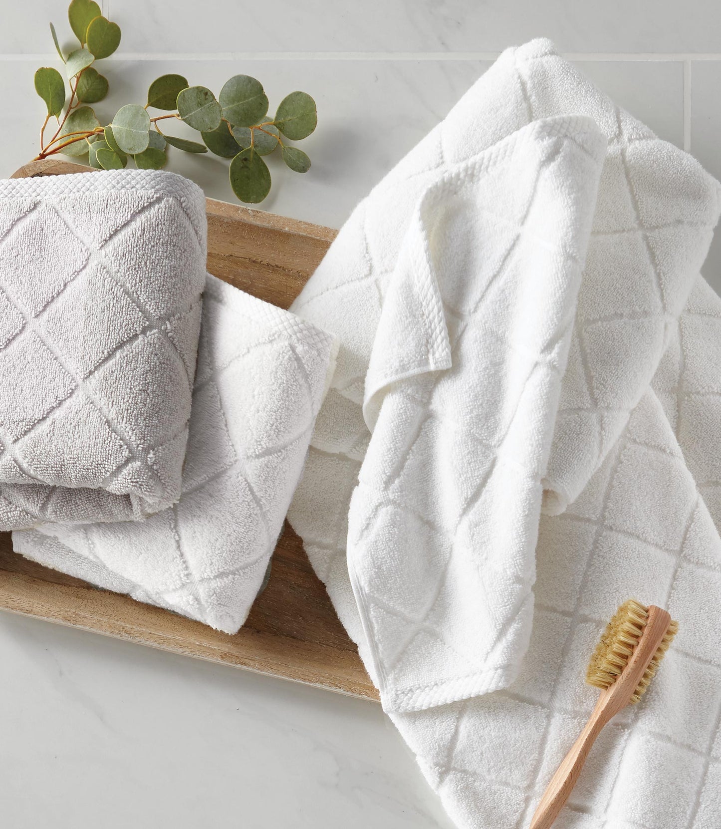 Nantucket Sculpted Bath Towels Lifestyle Bathroom