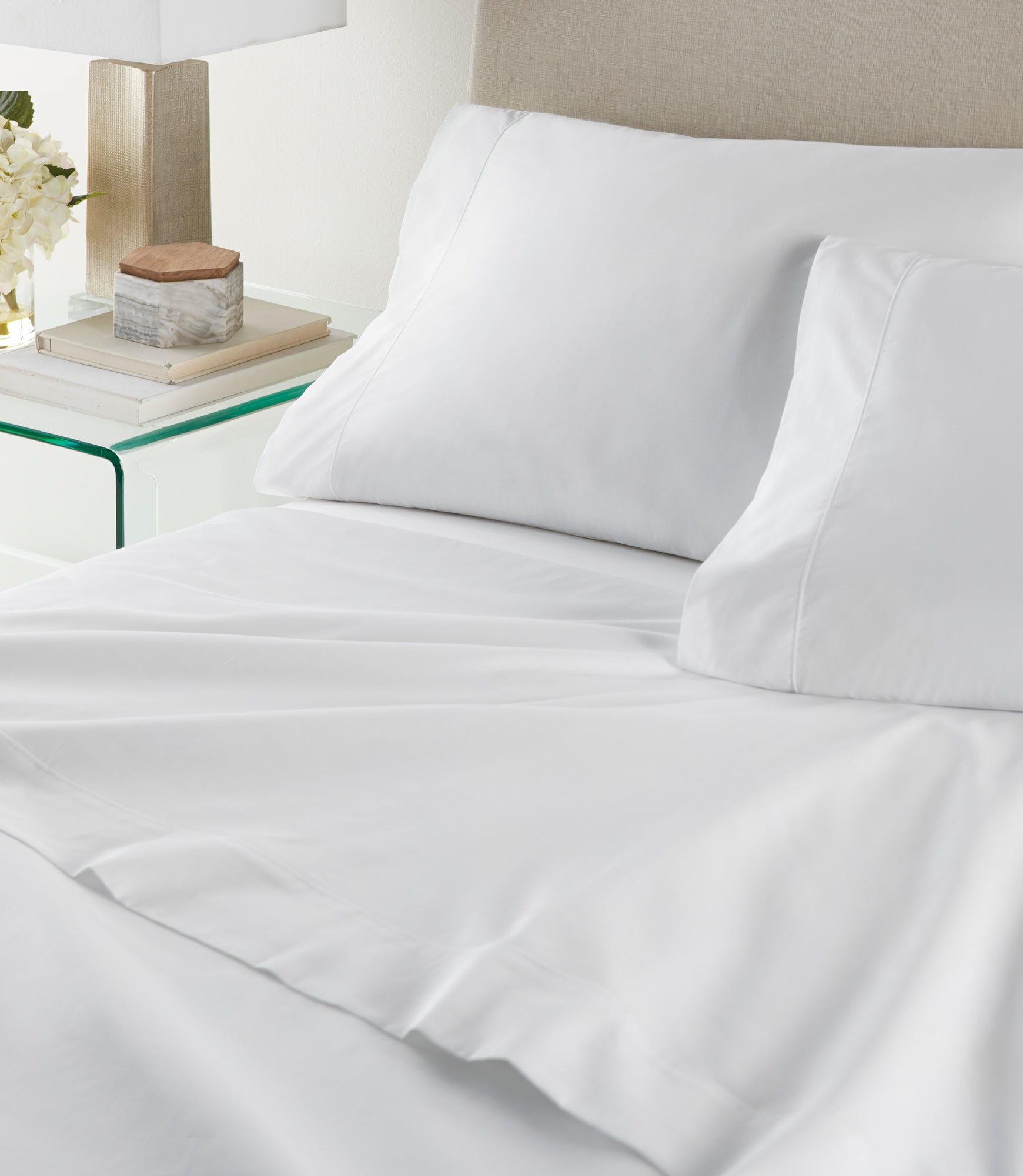 Nile Egyptian Cotton Flat Sheet on bed White