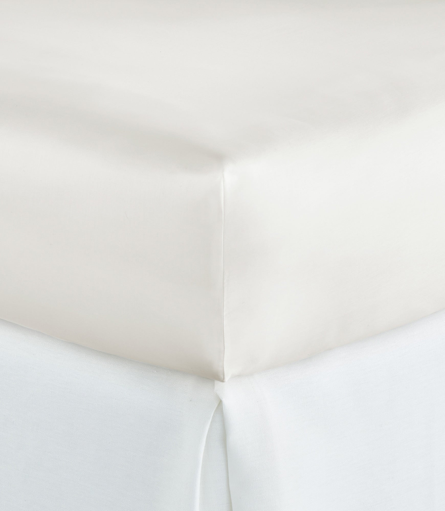 Luxurious Soprano Sateen Sheet Set | Peacock Alley