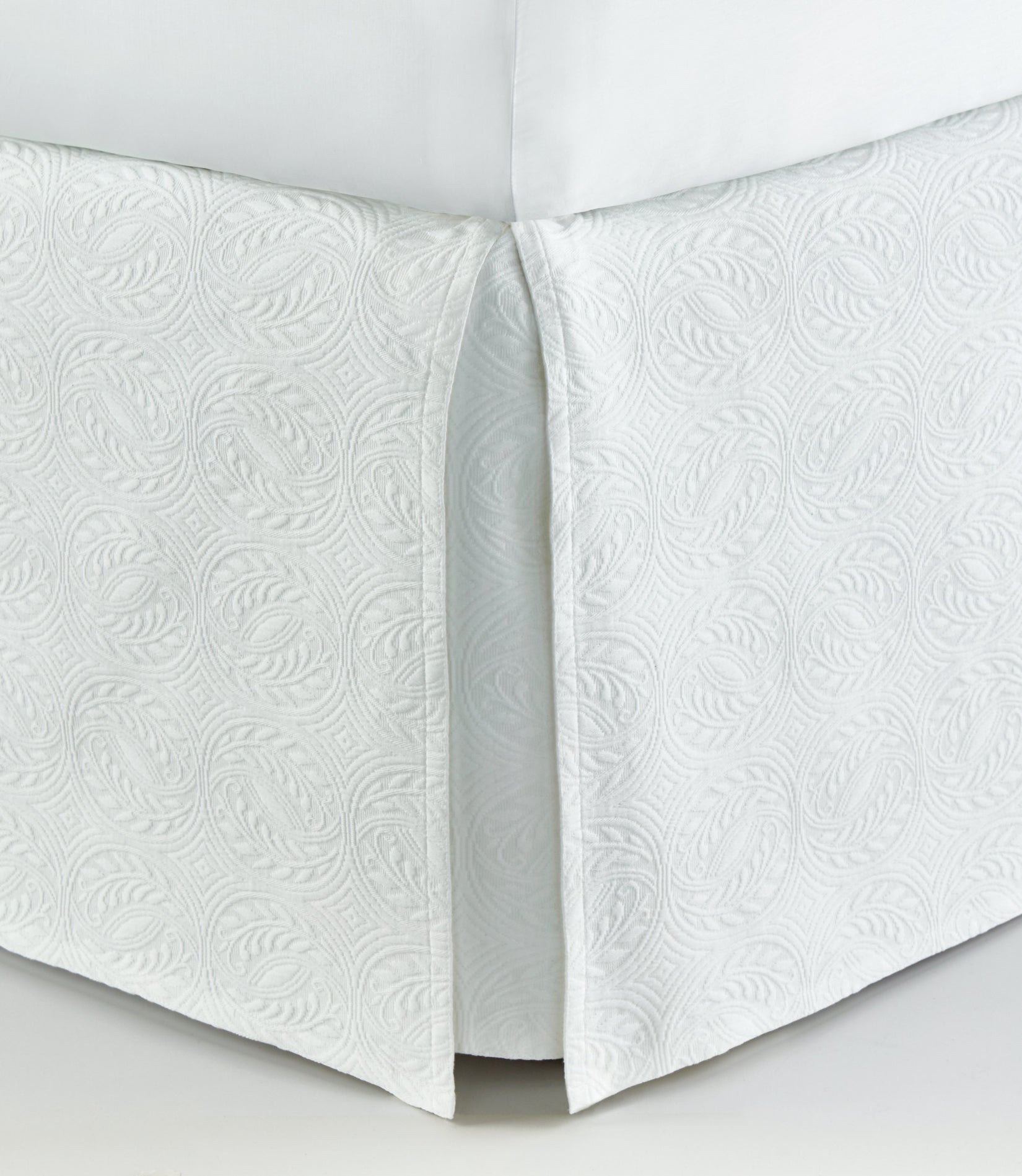 Luxury Bed Skirts & Dust Ruffles in Ivory Peacock Alley